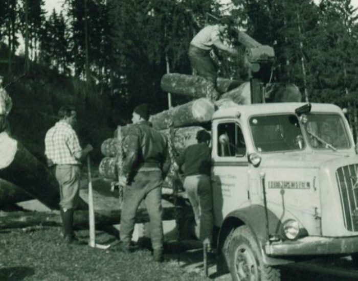1958 - Lkw mit erstem Kran